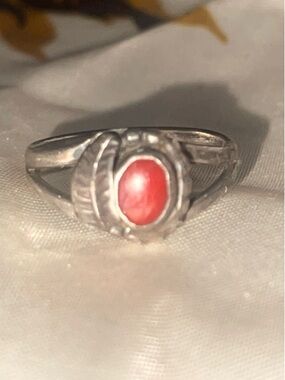 Sterling Silver Red Coral Oval Ring - Navajo feather design